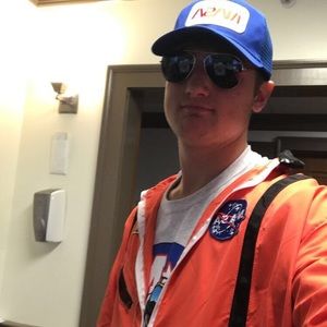 Meet your Posher, Ccasey